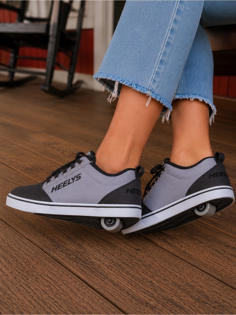 Heelys Black and Gray Low-Top Skate Sneakers with Removable Wheel - Picture 1 of 6